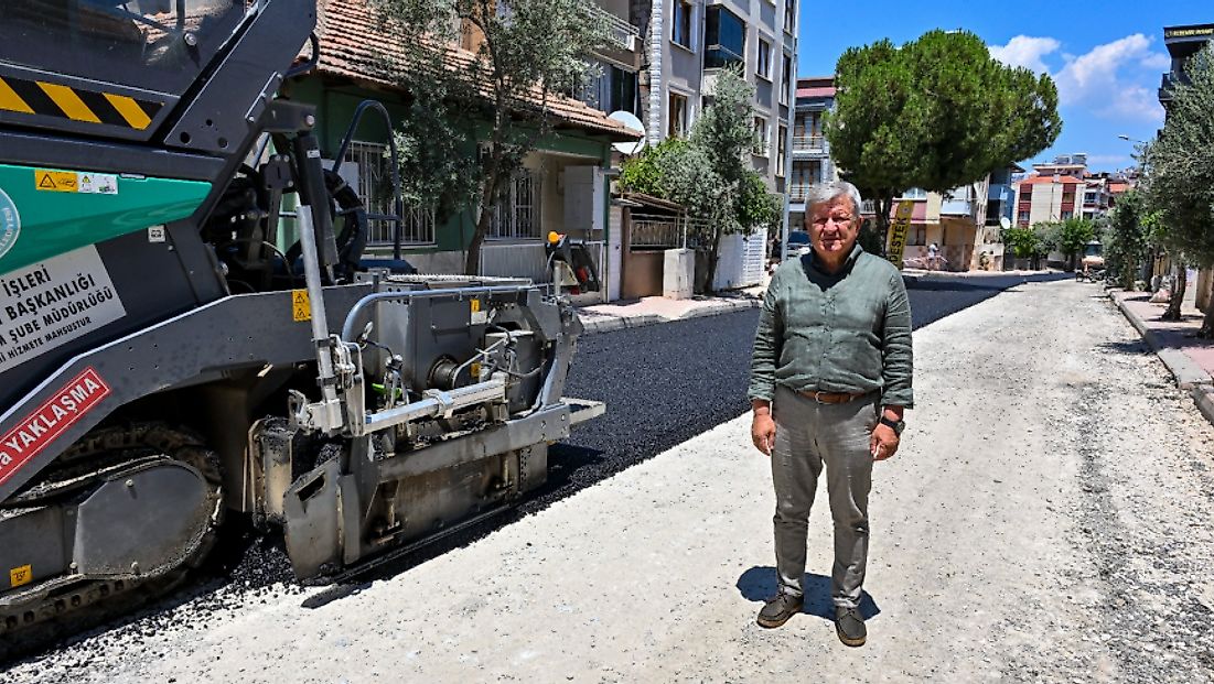 Büyükşehir’den Alaşehir Fatih Caddesi’nde Sıcak Asfalt Çalışması
