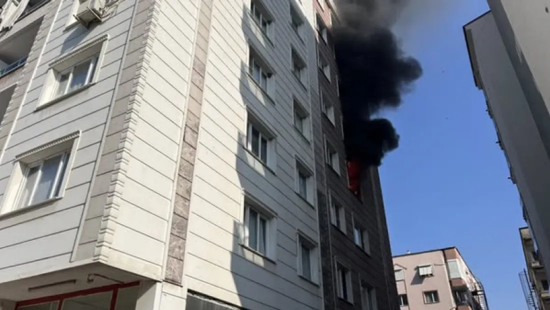 Turgutlu’da 7 Katlı Apartmanda Korkutan Yangın!