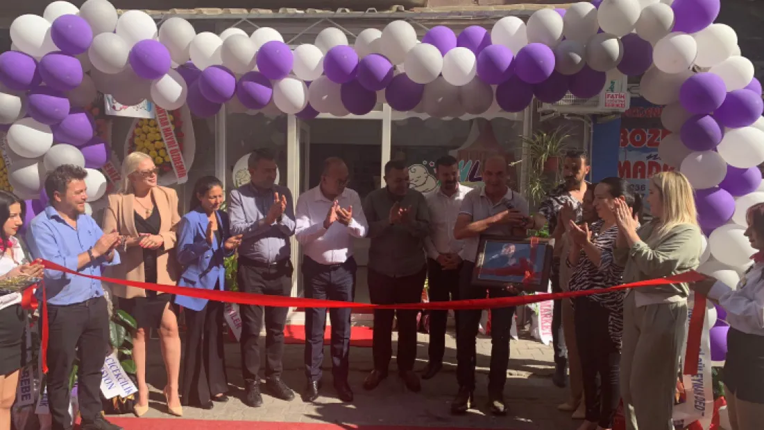 Turgutlu’da Aylis Kids isimli işyeri çok sayıda katılımla faaliyete girdi