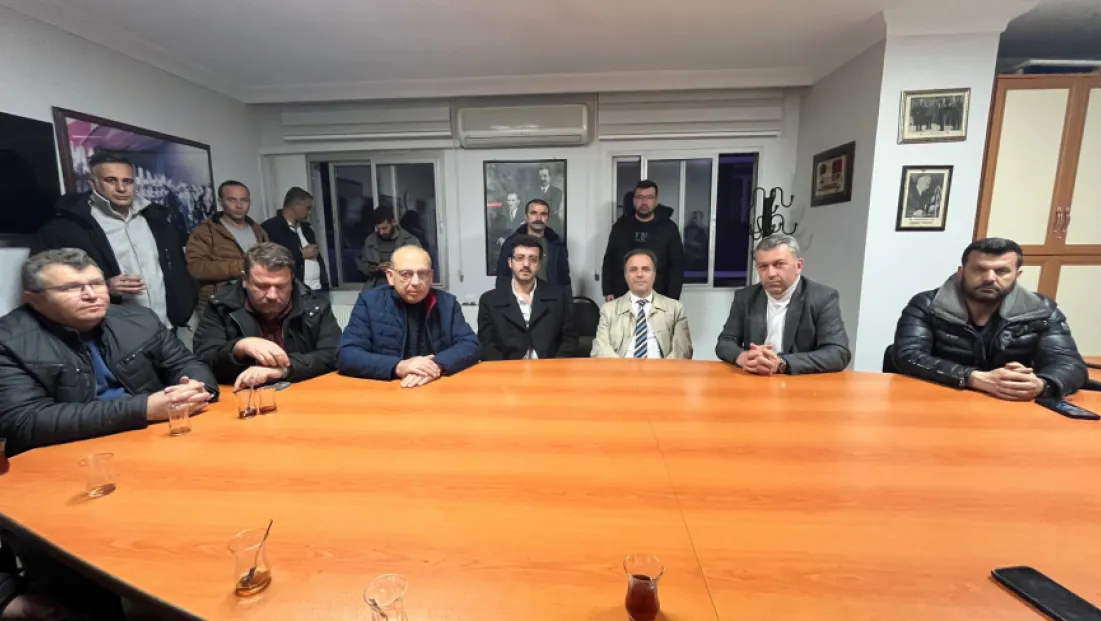Zafer Partisi’den CHP Turgutlu İlçe Teşkilatı’nın Demokrasi Nöbetine Destek