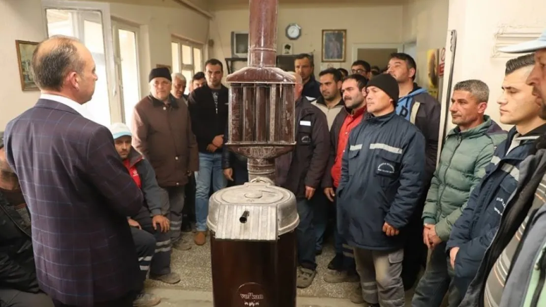 Başkan Akın, 'Mesaimize makamımızda değil, işçilerle birlikte başladı