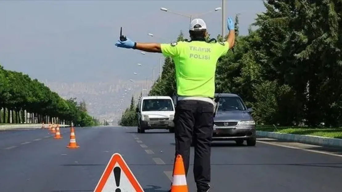 Bakan Yerlikaya Trafikte araç denetimini ve son rakamı duyurdu.