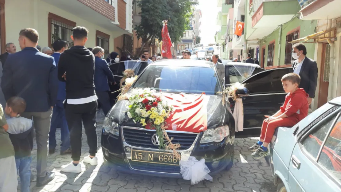 Başkan Akın Makam Aracını Şehidin Abisine Tahsis Etti