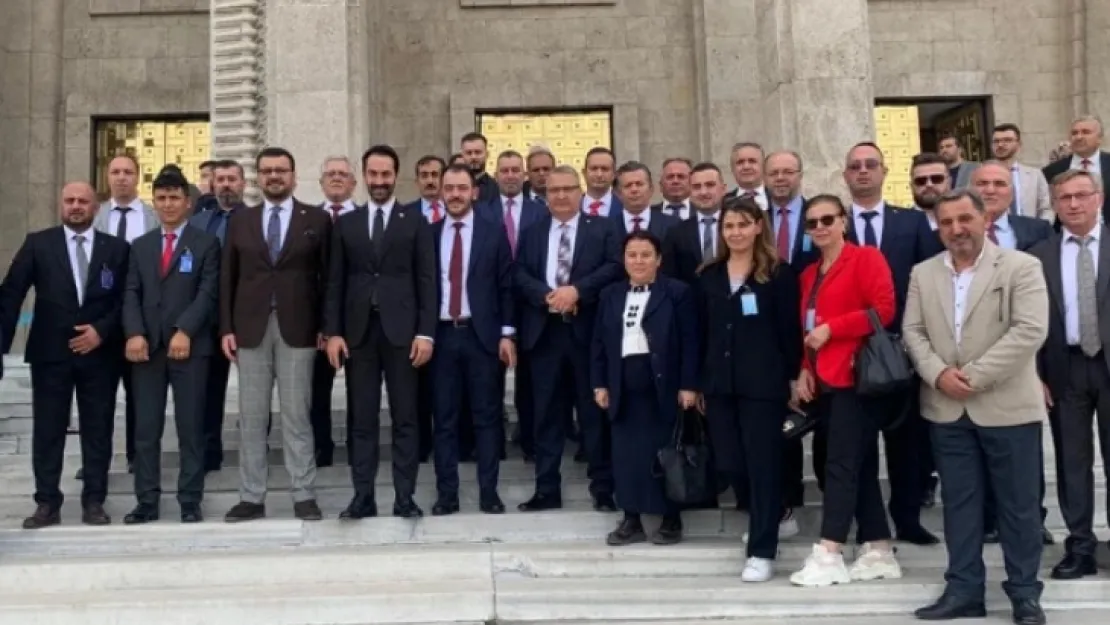 Başkan Çerçi Ankara'da kazandırılan ve yapımı devam eden projeler ile ilgili çalışmalarını protokol üyelerine anlattı