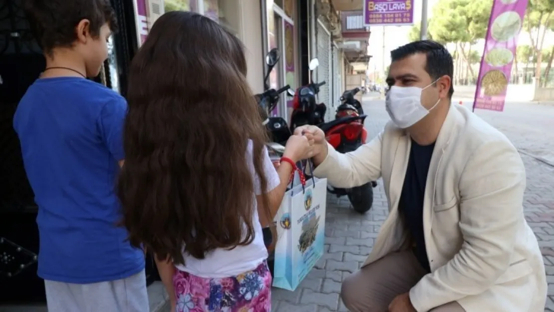 Başkan Yardımcısı Fırat Honaz Öğrencileri Tabletlerle Buluşturdu
