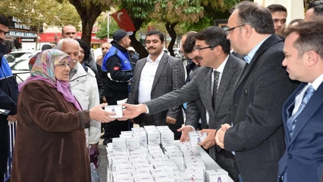 Şehzadeler Mevlidi Nebi Haftası nedeni ile Kandil Simidi ikramında bulundu