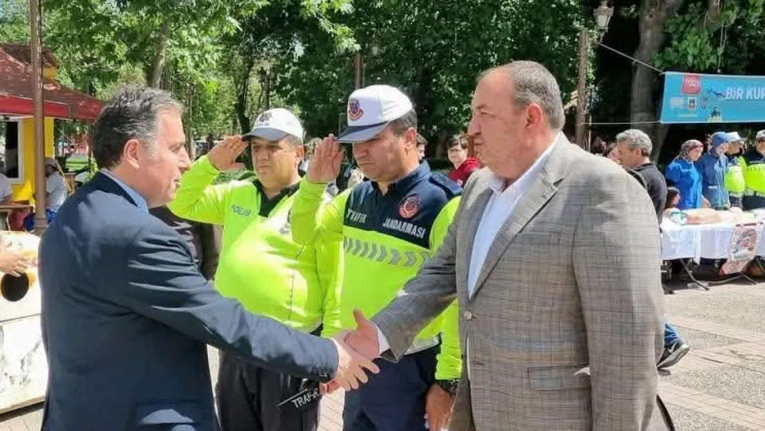 'Bir Kural Bir Ömür'Sloganıyla Trafik Haftası Başladı