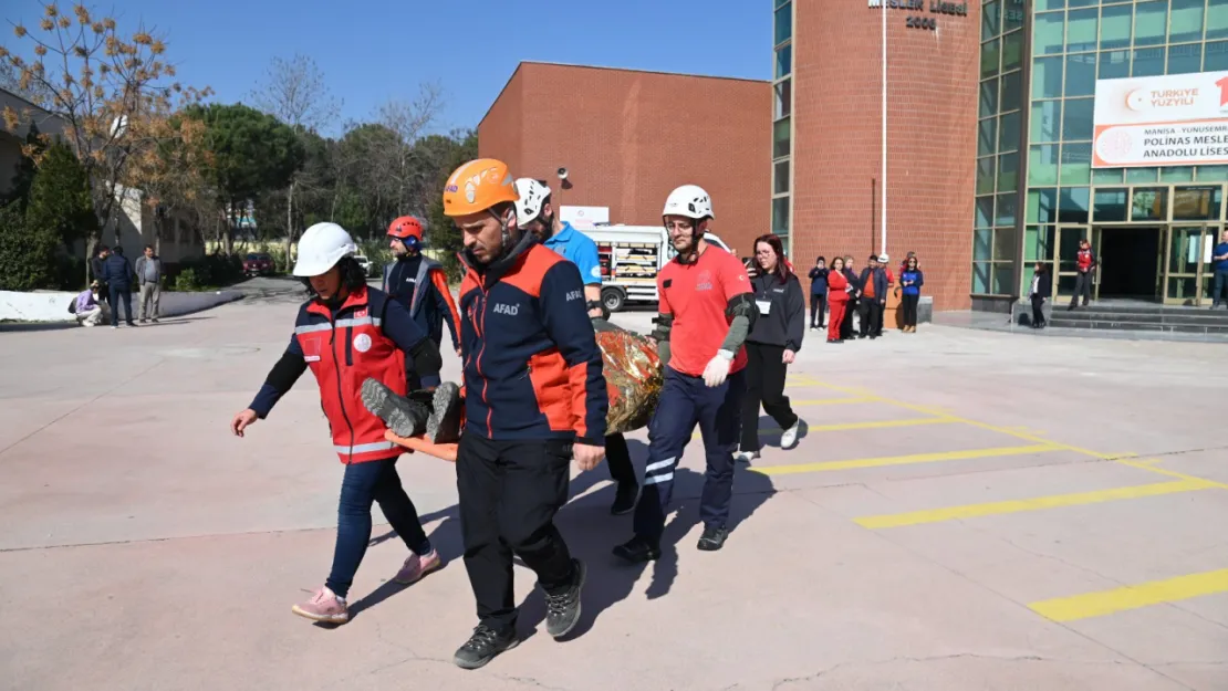 Büyükşehir Belediyesi'nden Öğrencilere Yönelik Deprem Tahliye Tatbikatı