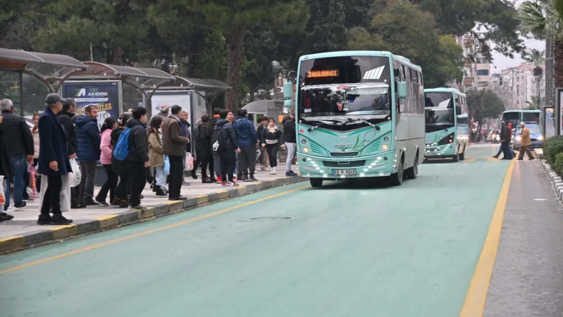 Büyükşehir Belediyesi YKS'de Öğrencilerin Yanında