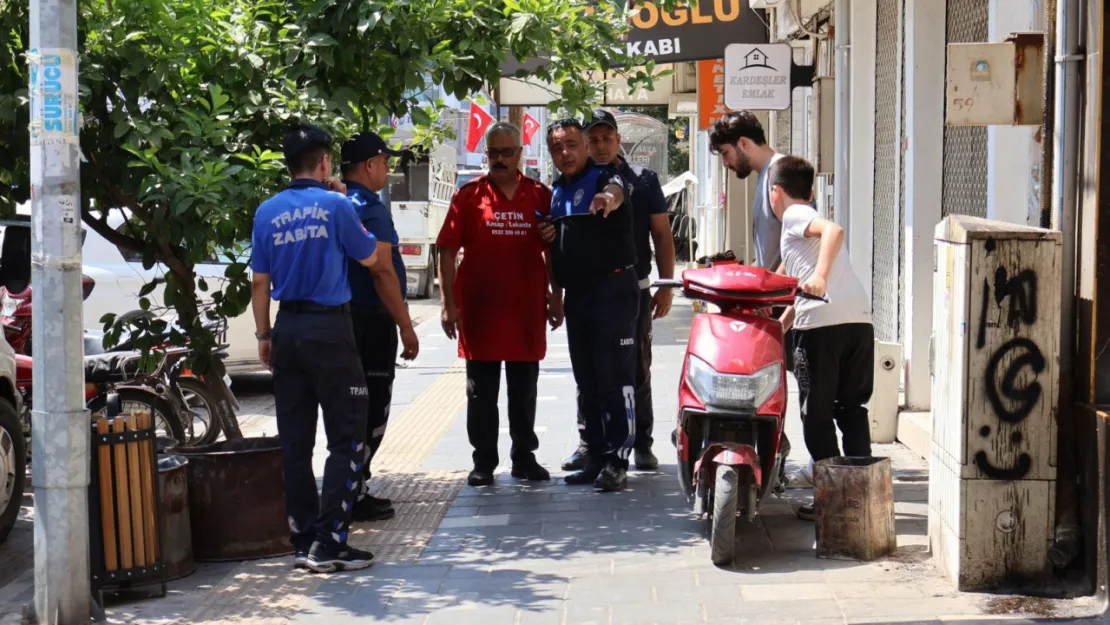 Büyükşehir'den Ahmetli'de Kaldırım İşgallerine Denetim