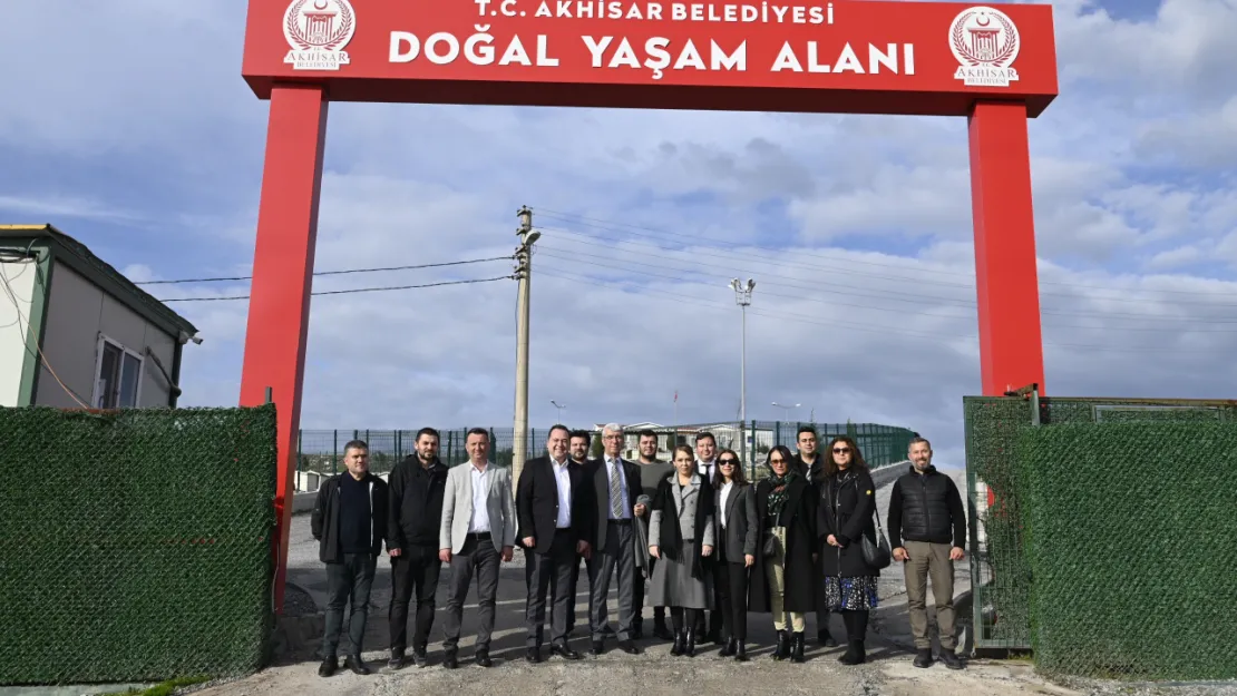 Büyükşehir Sokak Hayvanları Komisyonu Akhisar'da Toplandı