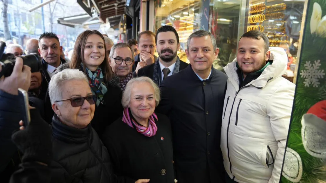 Chp Lideri Özel Ve Belediye Başkanı Durbay Çarşı Esnafıyla Buluştu