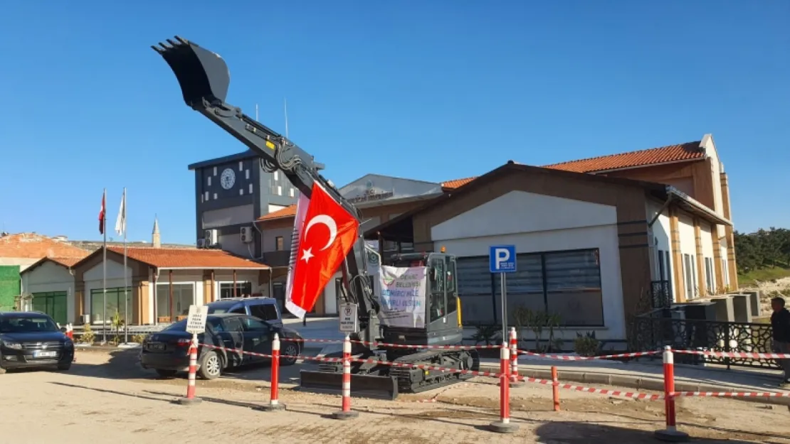 Demirci Belediye Filosuna Yeni İş Makinesi Kazandırıldı