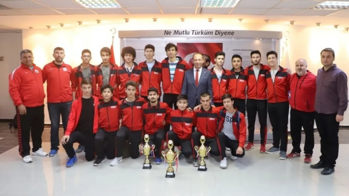 Erkek Voleybol Takımı 2. Ligde