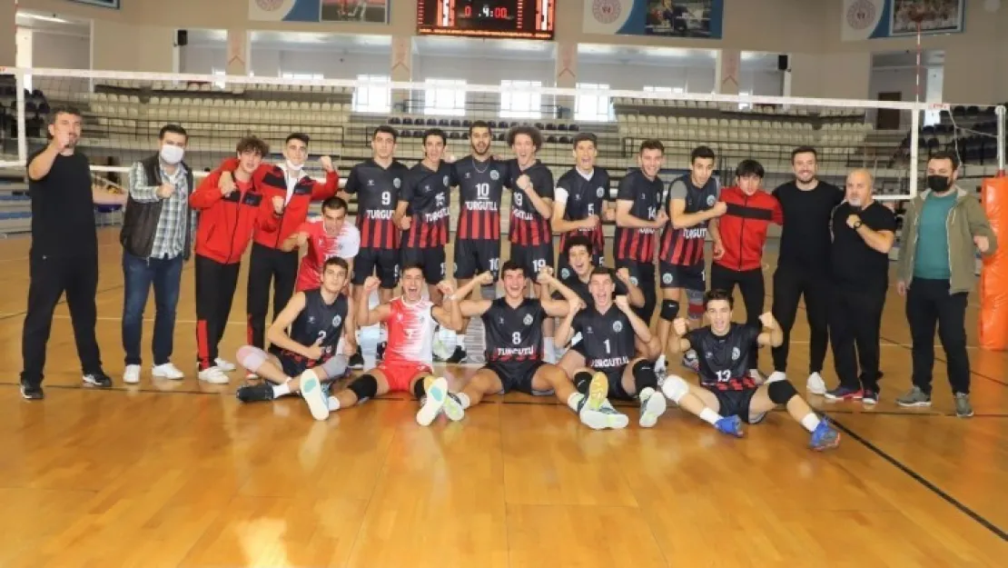 Erkek Voleybol Takımı Kütahya'dan Galibiyetle Döndü
