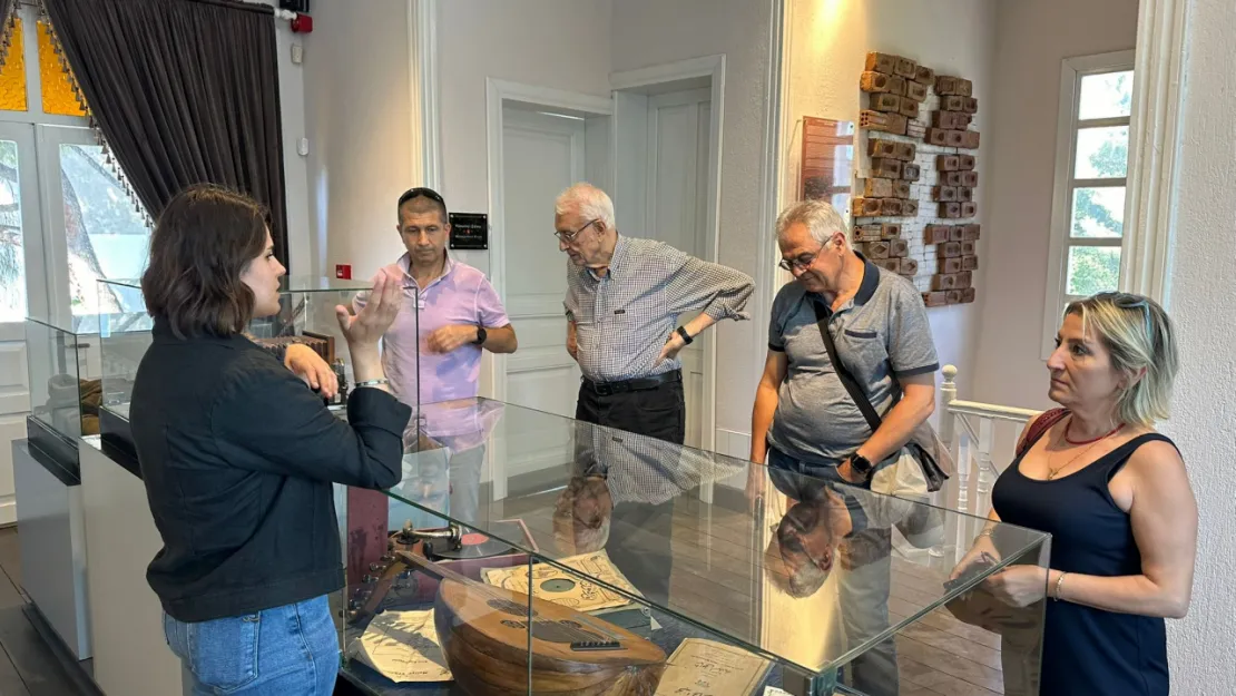 Fotoğraf Sanatçısı Yusuf Tuvi, Turgutlu Kent Müzesi'ni ziyaret etti