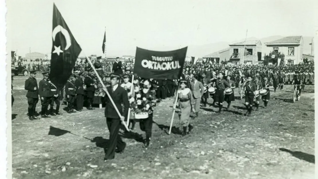 Fotoğraflarla Turgutlu'da Bayram Kutlamaları