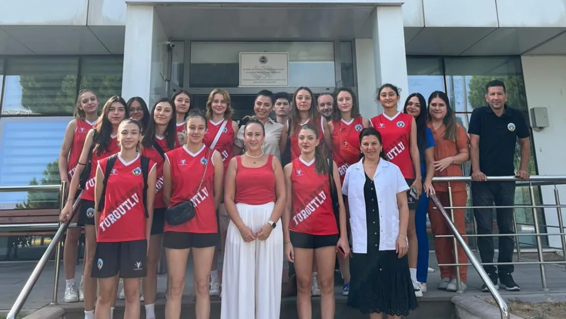 Kadın Voleybol Takımı Sağlık Kontrolünden Geçti