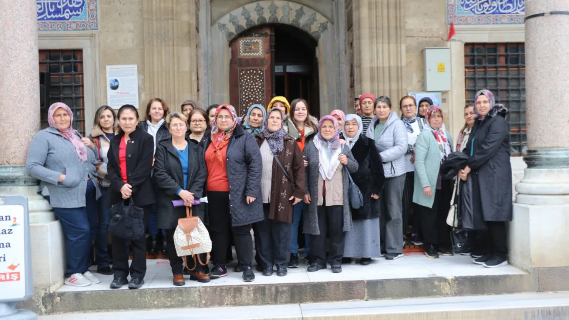 Köprübaşılı Kadınlar Manisa'yı Adım Adım Gezdi