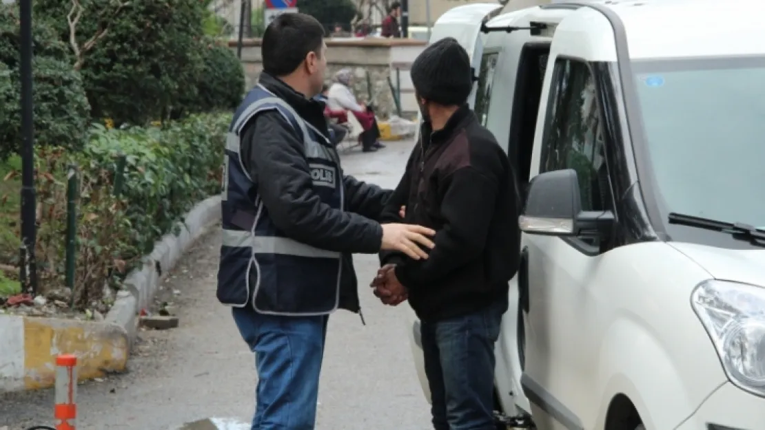 HIRSIZLAR SUÇ ÜSTÜ YAKALANDI