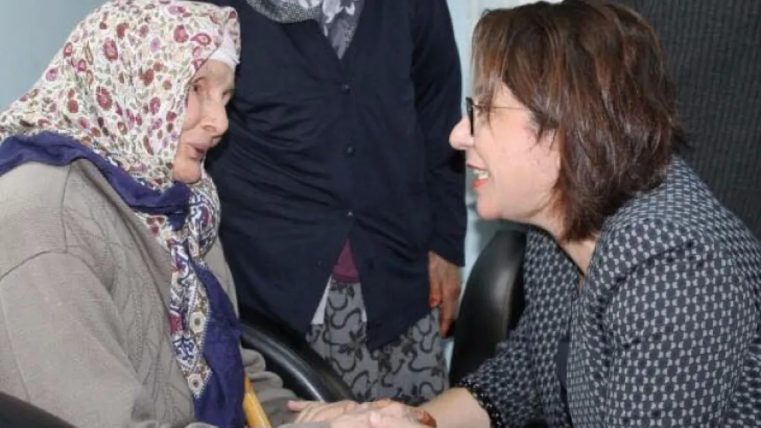 TUR YILDIZ BİÇER TURGUTLU HUZUR EVİNDE