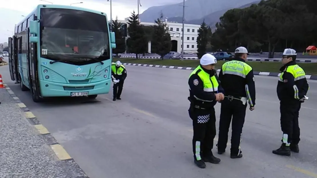 Sivil trafikçiler iş başında