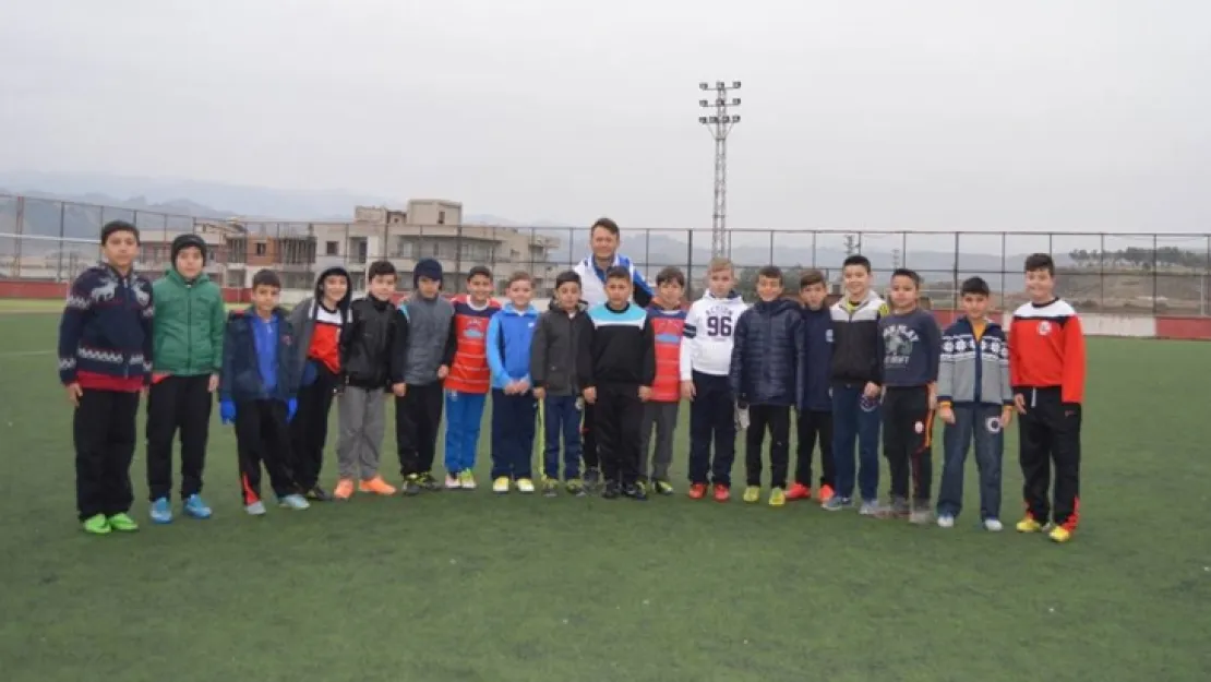 TURGUTLU EGELİSPOR GENÇLERİ YETİŞTİRMEYE DEVAM EDİYOR