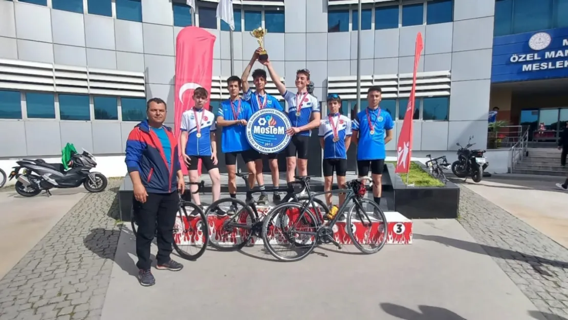 Manisa'da Okul Sporları Bisiklet Yarışları Heyecanı Yaşandı