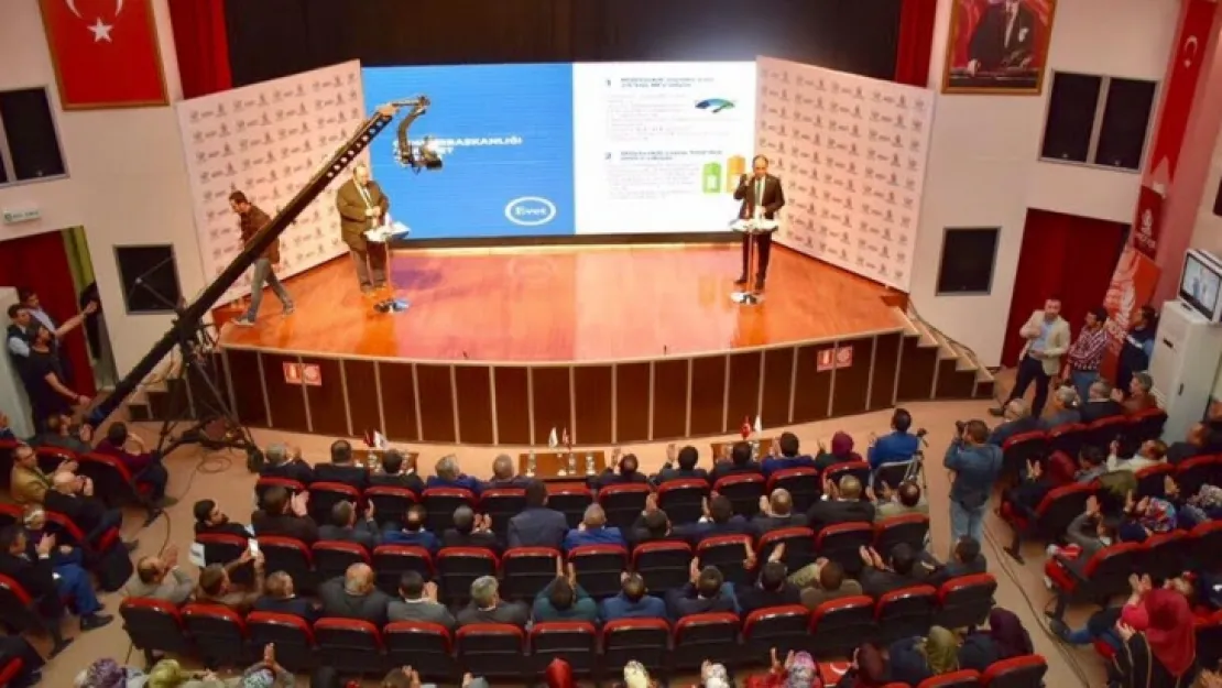 MİDDER'İN CUMHURBAŞKANLIĞI SİSTEMİ ANLATAN KONFERANSLARI DEVAM EDİYOR