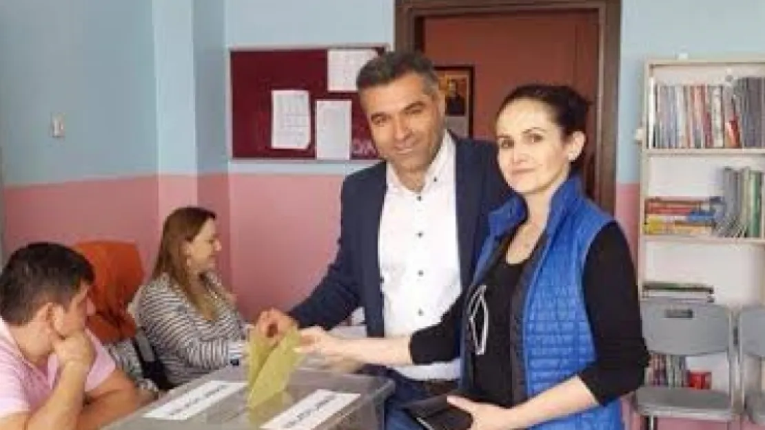 CHP TURGUTLU İLÇE BAŞKANI ERK KAYABAŞ OYUNU KULLANDI