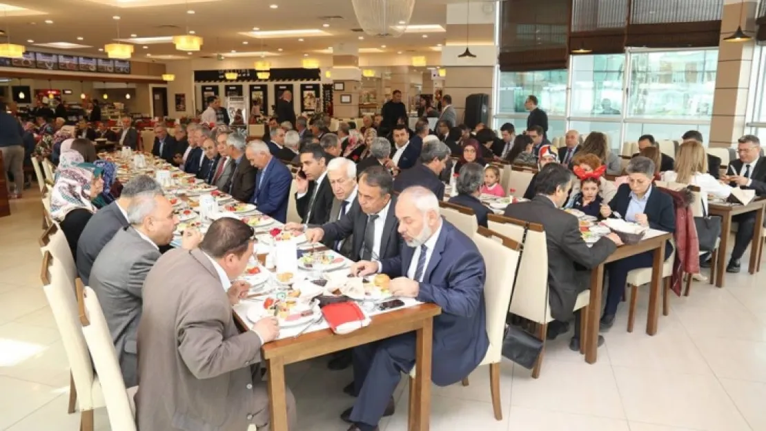 Muhtar ve Eşleri bir araya geldiler