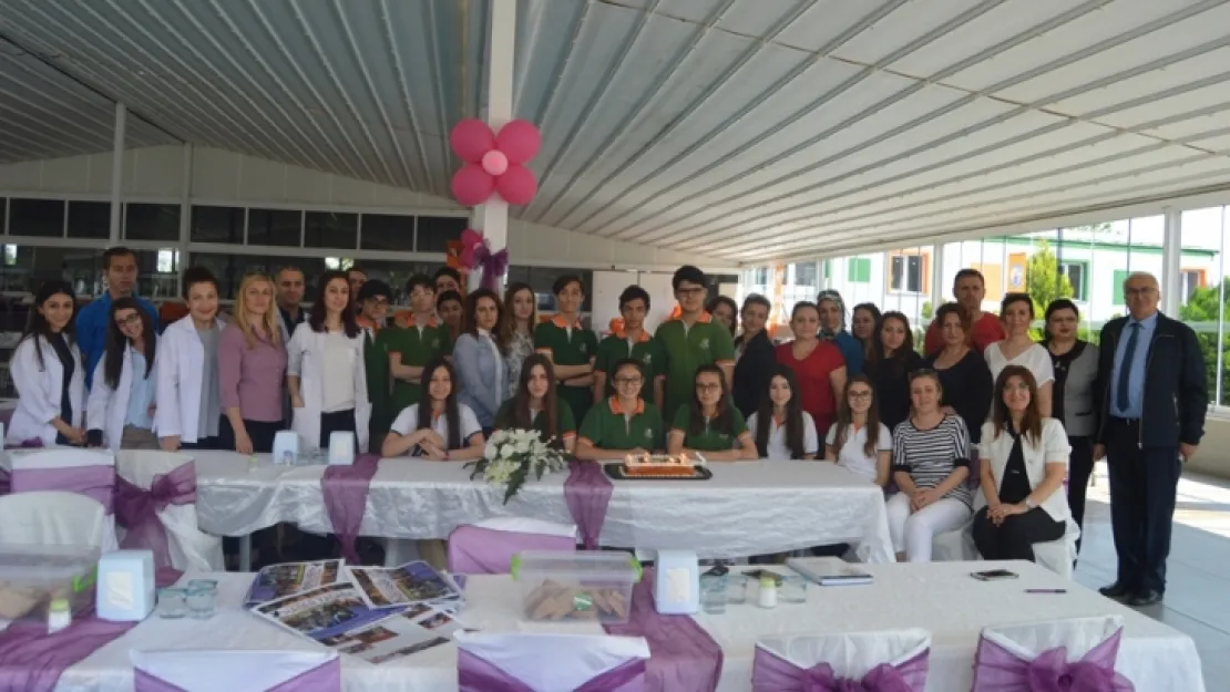 KOCATÜRK OKULLARINDA ÖĞRENCİLERE SÜPRİZ PASTA JESTİ