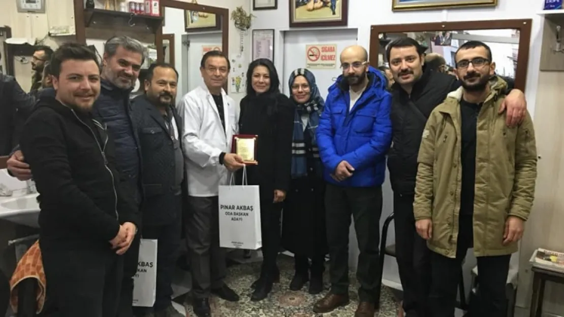 BAKIŞ'DAN 30 YILI AŞMIŞ MESLEKTAŞLARINA PLAKET