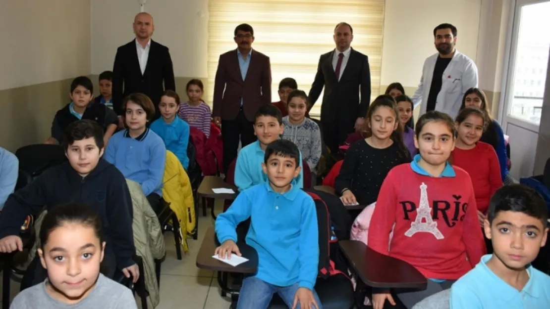 Başkan Çelik 'Tüm Dünyaya mesajlarımızı siz gençlerimiz ileteceksiniz'