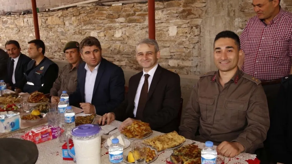 Başkan Tosun'dan Erenbağı'na Cuma Ziyareti