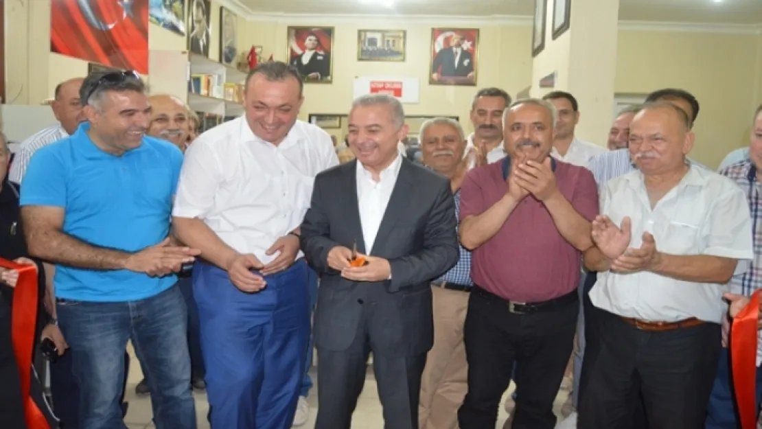 Kahvehane işletmecisi Cenk Vatansever, bir ilke imza attı
