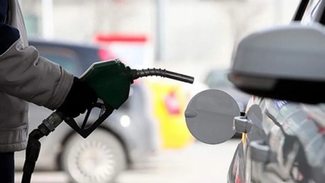 Benzin ve motorine yarın indirim geliyor