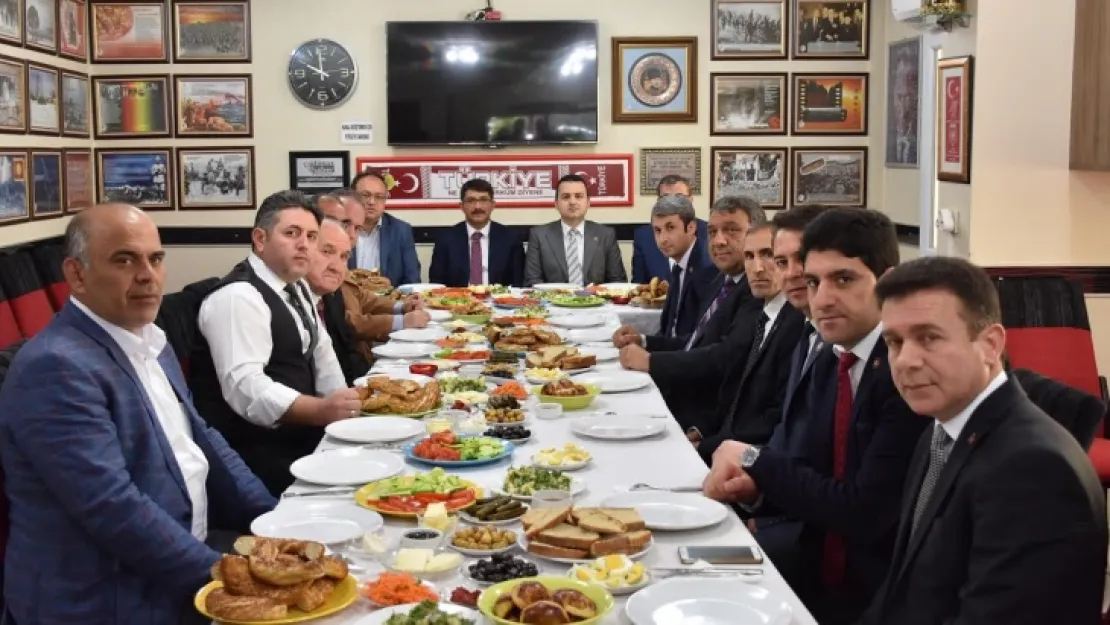 Şehit Aileleri ve Gazilerden Evet' e Tam Destek