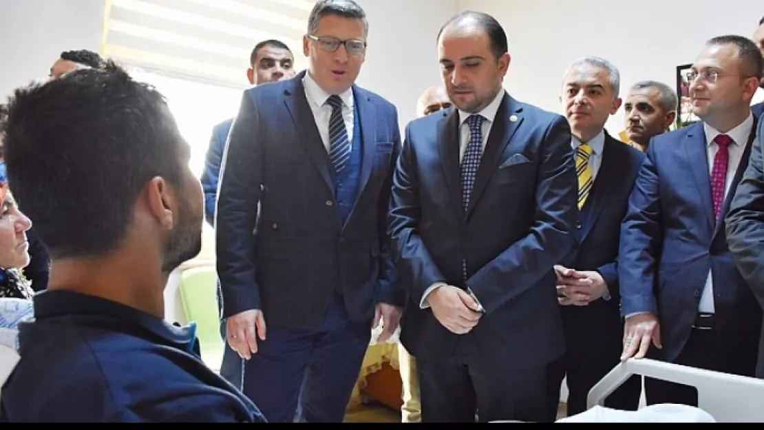 BAYBATUR VE BİLEN TURGUTLU'DA GAZİYİ ZİYARET ETTİ