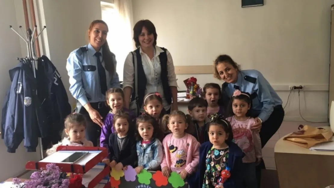 Çocuklar Polis Haftasını Unutmadı