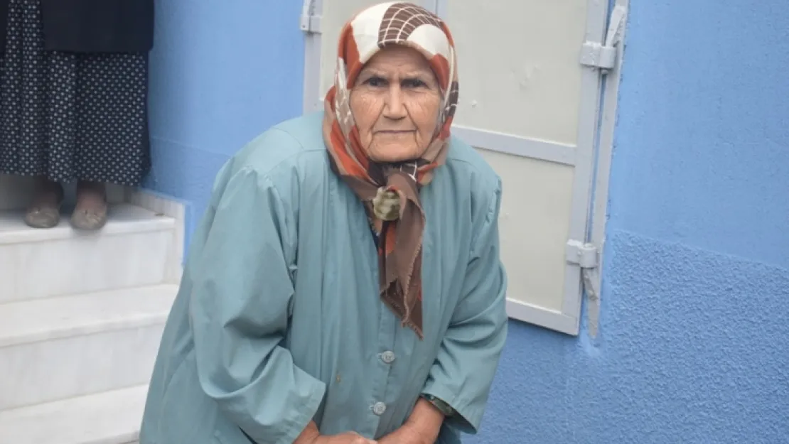 Turgutlu'nun Koca Çınarı ve Atatürk'e Olan Sevgisi