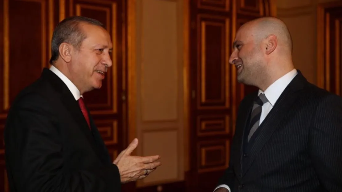 Polat Yağcı ve Sanatçılardan Erdoğan'a Doğum Günü Sürprizi