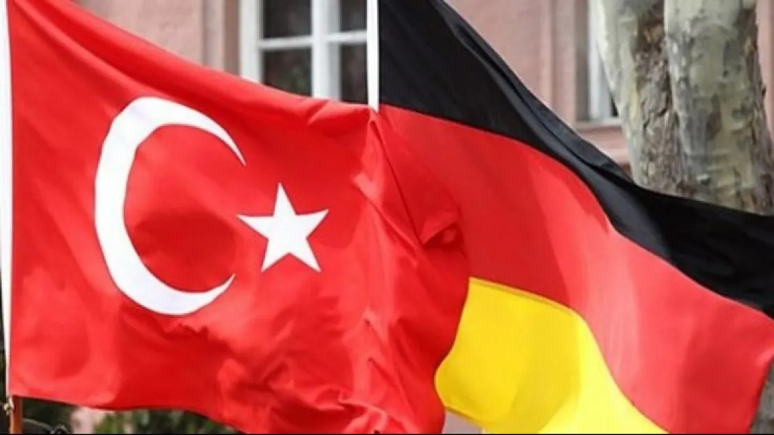 Almanya,da FETÖ'cü albay ve yardımcısını koruma hamlesi!...