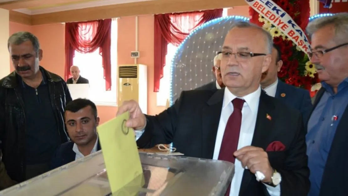 SALİHLİ MHP'DE NELER OLUYOR SORULARI TEKRAR GÜNDEME GELDİ