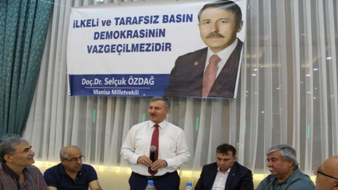 Basın mensupları Selçuk Özdağ'ın iftar konuğu oldu