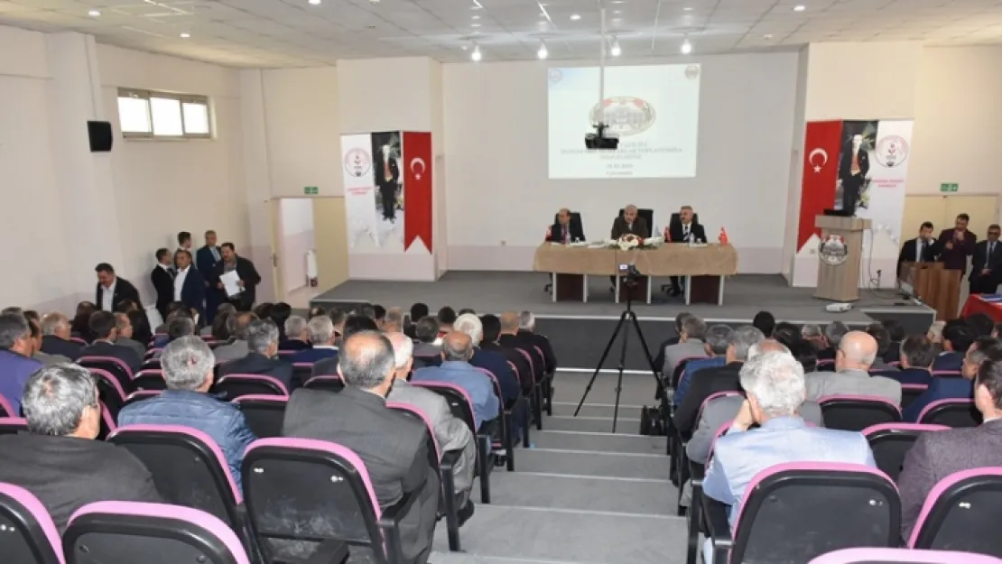 Vali Güvençer, Muhtarlarla bir araya geldi