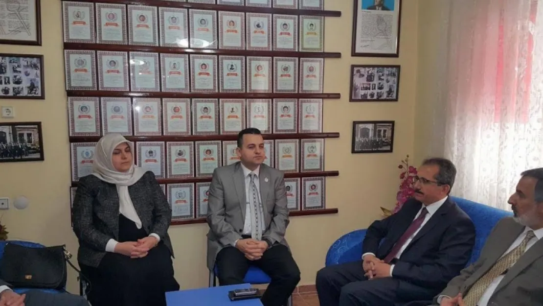 Şehit Ailelerinin yanında oldu