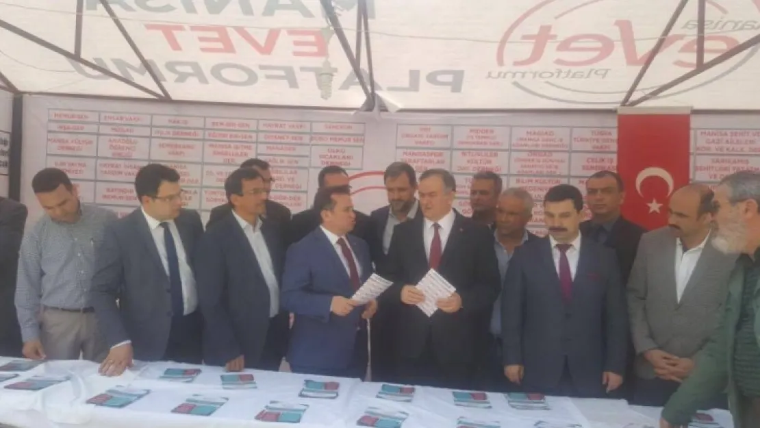 Özdağ ve Akçay, Manisa'da Evet Platformunda Bir Araya geldi