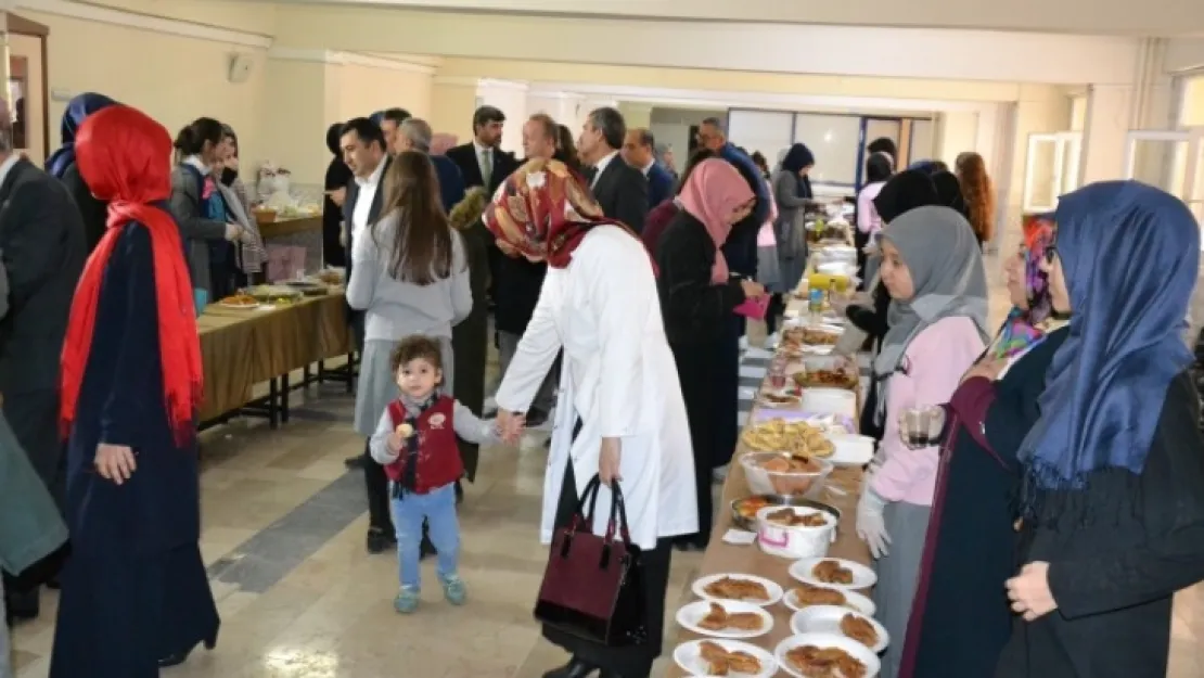 Yetimler için kermes düzenlendi