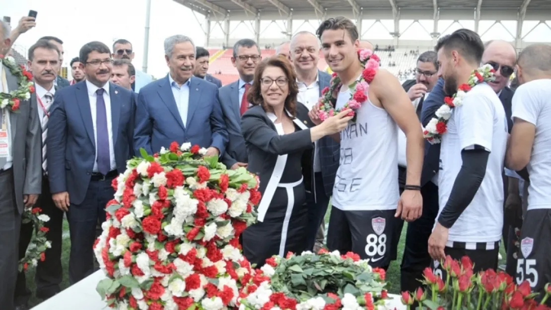 CHP'li Biçer, 'Manisaspor için ilginç bir çağrıda bulundu